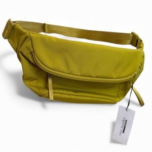 Vera Bradley Chartreuse Belt Bag Crossbody Pattern Inside New “Lighten Up”